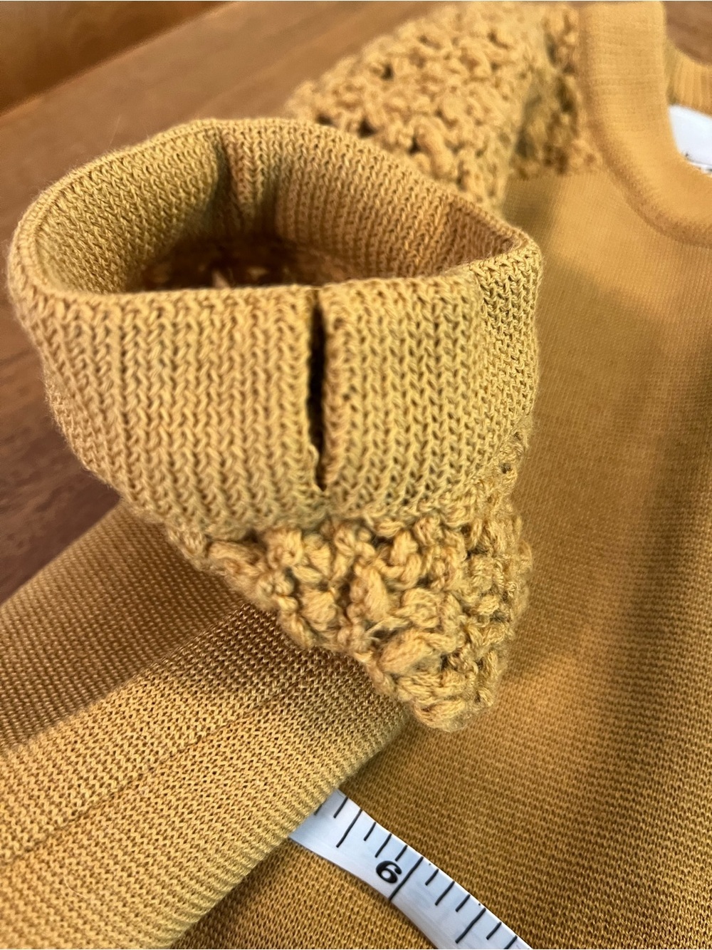 Dalton Vintage Short-Sleeve Virgin Wool Belted Sweater with crotchet sleeves 8 - Picture 6 of 10